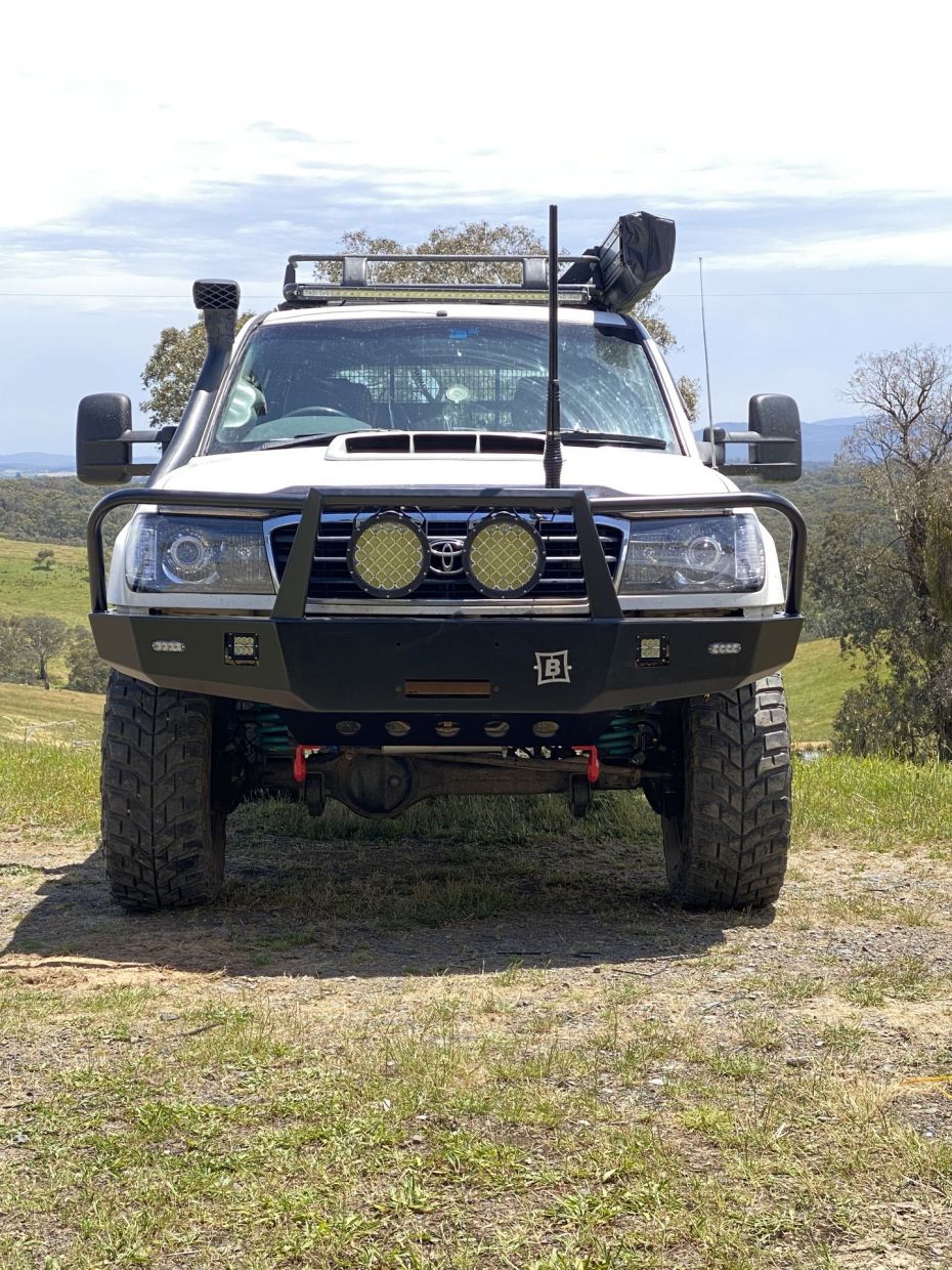 LANDCRUISER-105-FRONT-BAR-GAMBLER-HOOP1